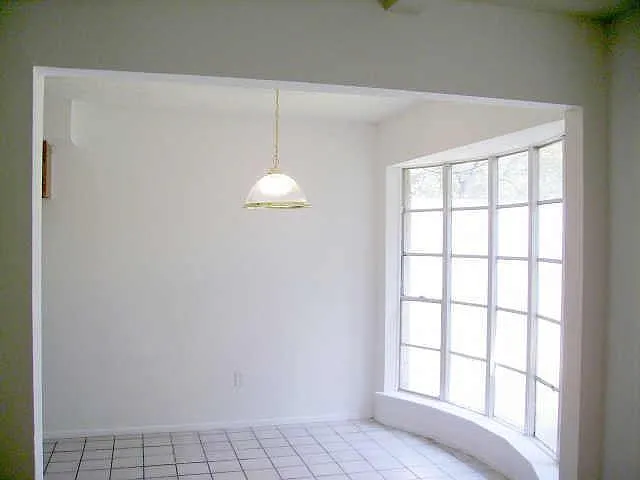 810 Terryhollow St — Photo 4