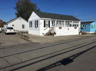 69 Church St, Hampton, NH 03842
