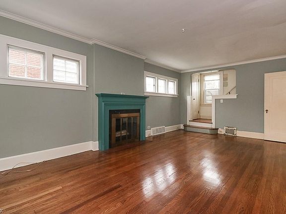 3rd image of 2133 Northland Ave