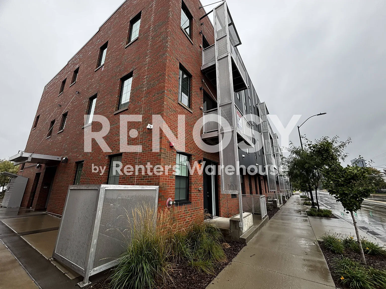1 Bedroom Apartment for Rent — Photo 2