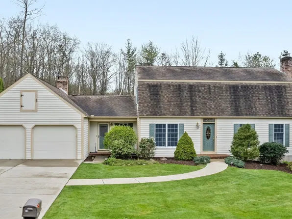 18 Azalea Dr, Apalachin, NY 13732