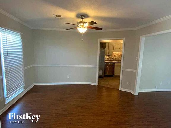 3rd image of 9319 Helmsley Dr