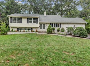 79 Glenwood Dr, Tinton Falls, NJ 07724