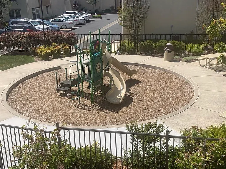 20411 Marshall St — Photo 2