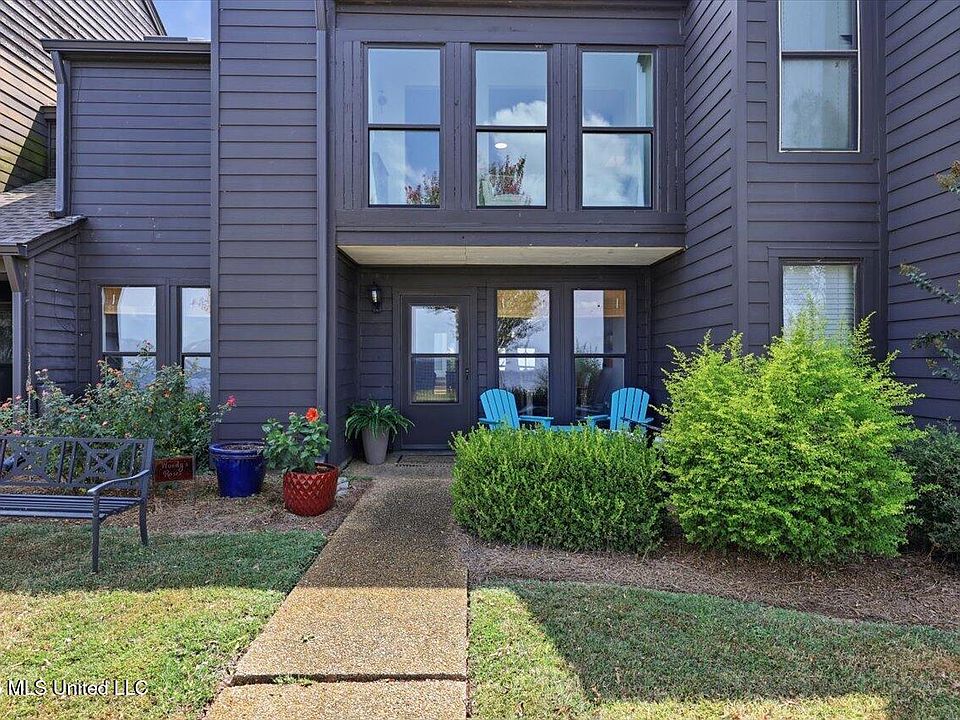 1st image of 5 Lake Barnett Dr