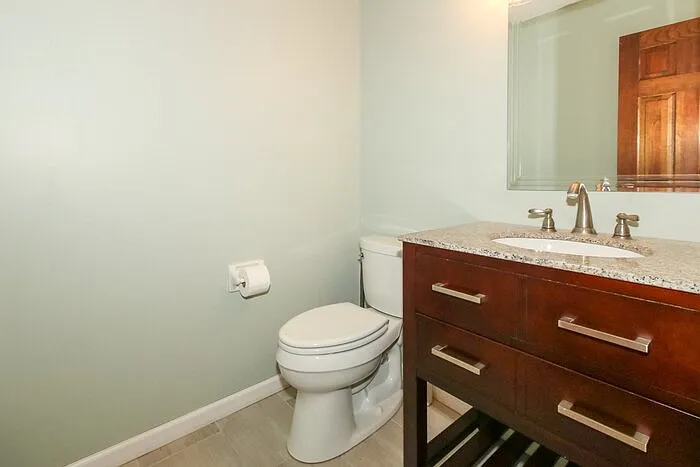 1537 Spruce Ct — Photo 9