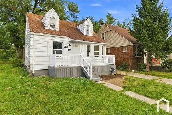 3 bed, 976 sqft, $1,300 — Photo 2