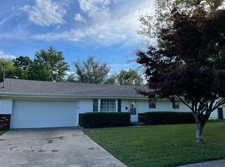 2716 E Linwood St, Springfield, MO 65804