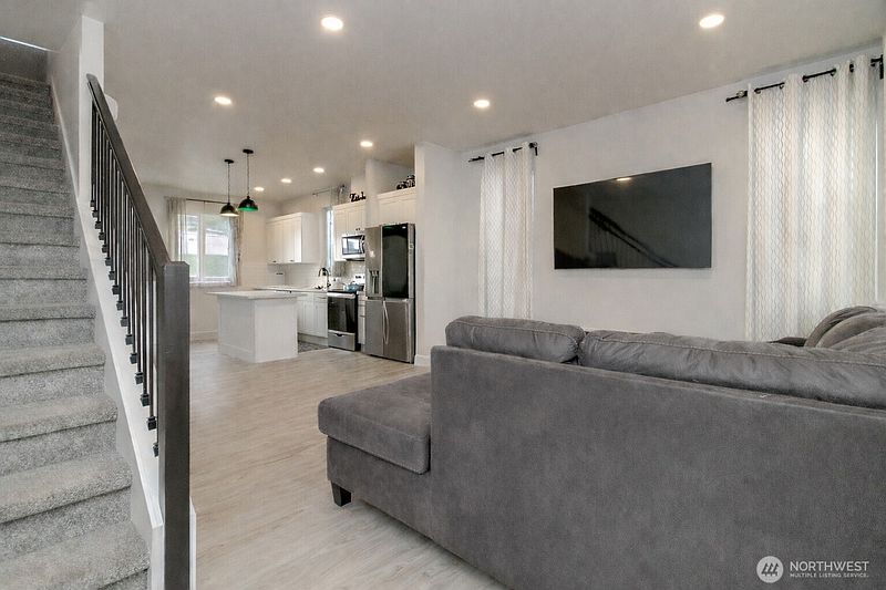 2nd image of 6642 S Alder Street