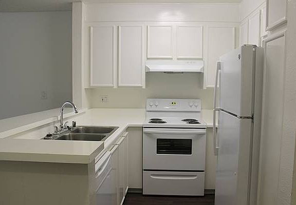 5th image of 1145 Barry Ave #079323cec