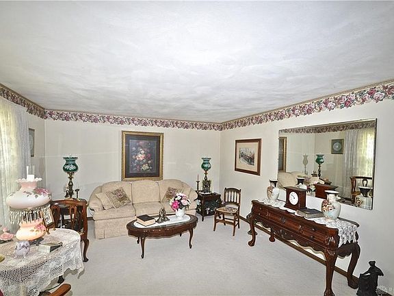 2nd image of 4906 Melbeth Dr