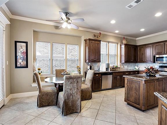 2nd image of 2609 Woodpark Dr