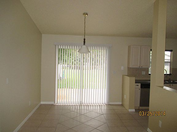 3rd image of 579 SE Chapman Ave