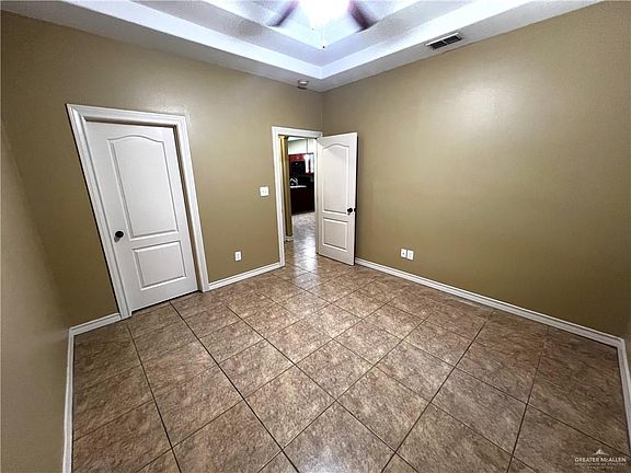3rd image of 3019 Regal Dr APT B