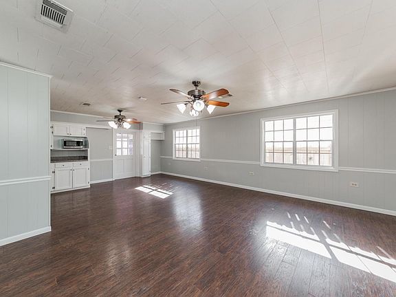 3rd image of 645 Sidney Dr