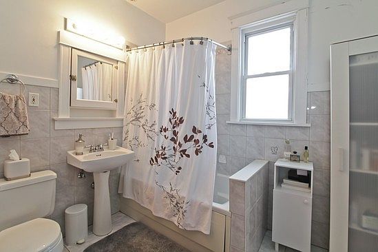 3rd image of 1025 S Euclid Ave
