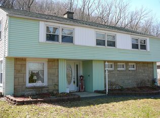 832 Hillside Dr, Lewiston, NY 14092