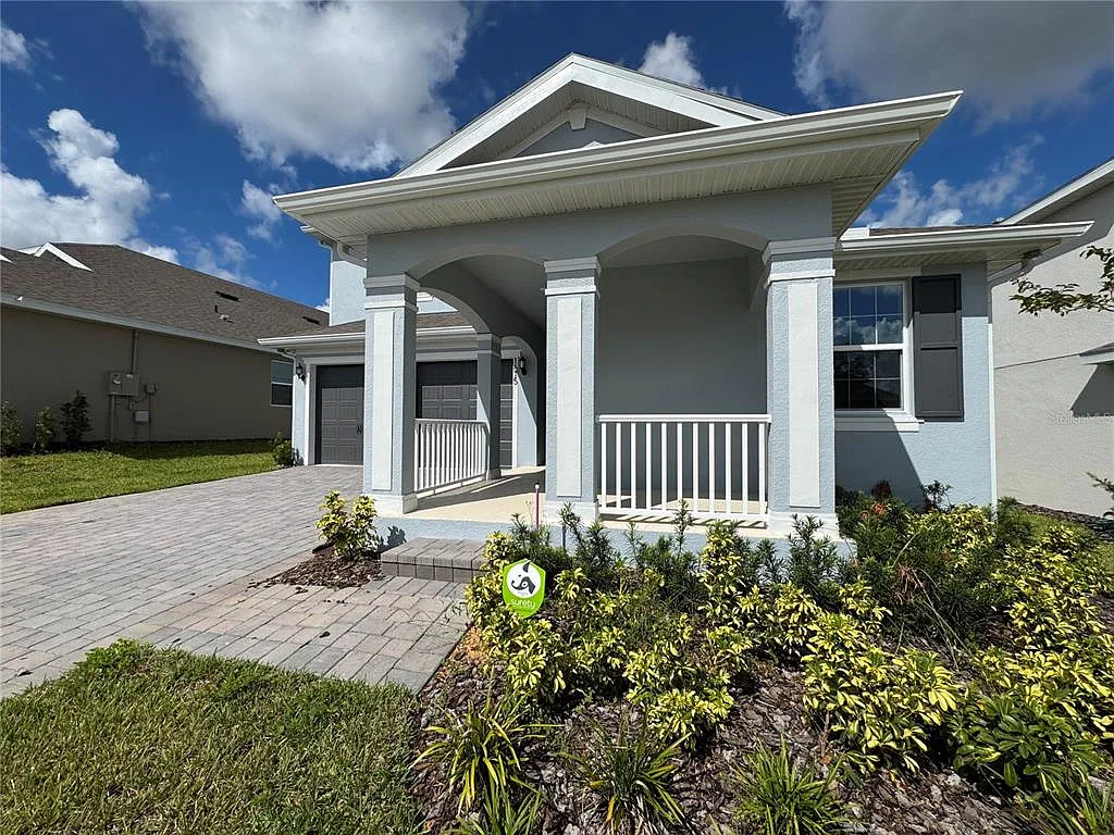 6 bed, 4.5 bath, 3412 sqft, $4,300 — Photo 2