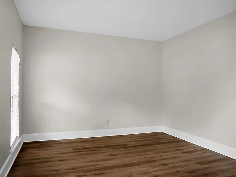 3274 Middleburry Ln — Photo 17