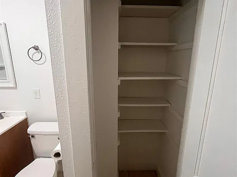1524 Dover St #14 — Photo 10