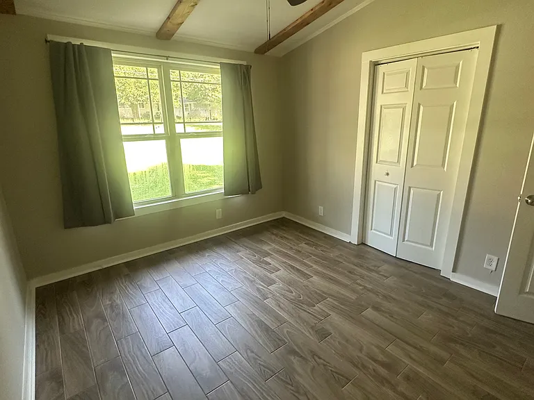 114 Robinhood Dr — Photo 7