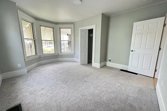 148 Florence St #1 — Photo 5