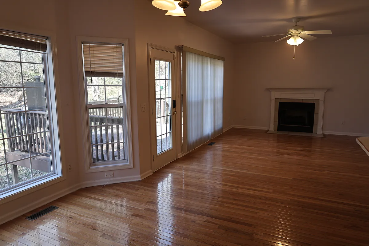 Building Photo - 7109 Still Spring Hollow Dr
