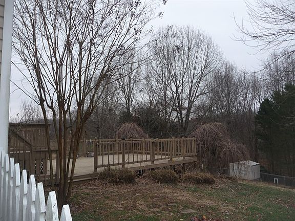 4th image of 743 Cloud Dr