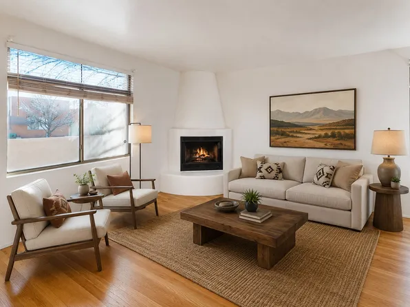 3912 Los Milagros, Santa Fe, NM 87507