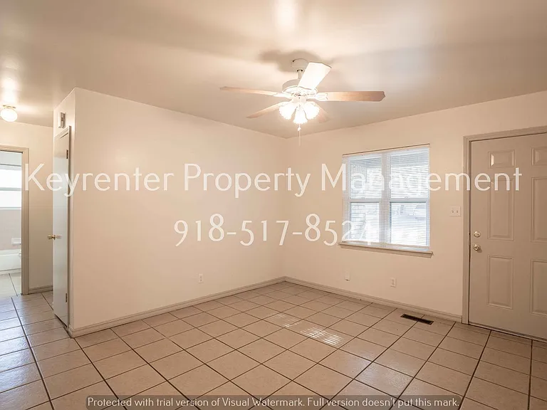 608 E Center St — Photo 3