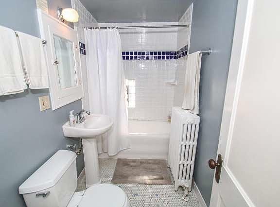4th image of 5404 W Wisconsin Ave #A
