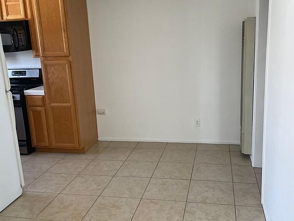 3rd image of 2038 Thomas Ave APT 6