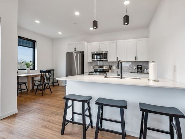 100 N Farwell St #414