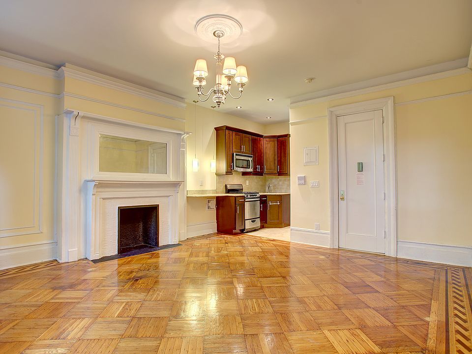 2nd image of 47 W 90th St APT 7