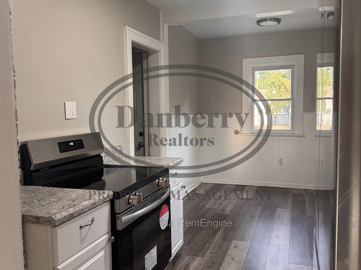 3 bed, 1.0 bath, 1257 sqft, $1,450 — Photo 3