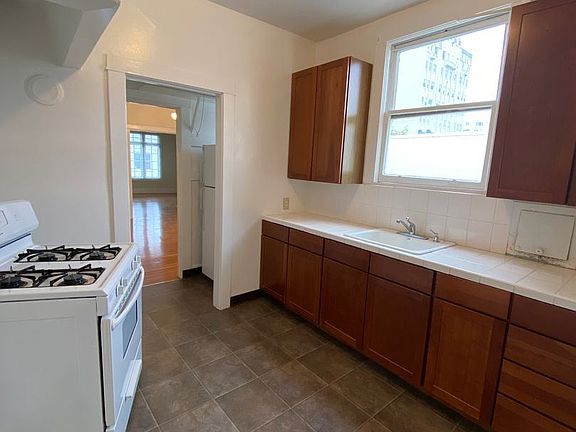 5th image of 2275 Jackson St APT 6