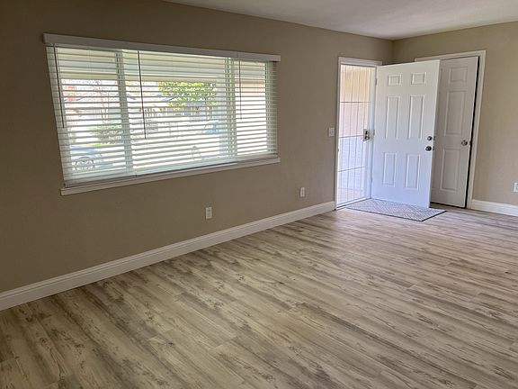5th image of 3004 Franklin Ave