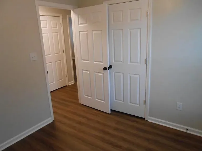 324 W Edmonds St — Photo 17