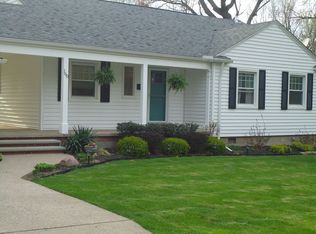 160 Woodhill Dr, Amherst, OH 44001
