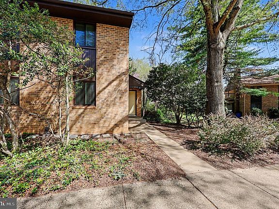 3rd image of 11040 Saffold Way
