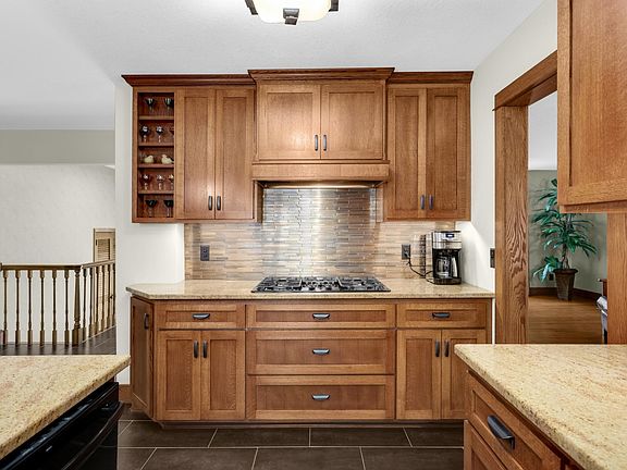 4th image of 1101 Knob Hill Rd