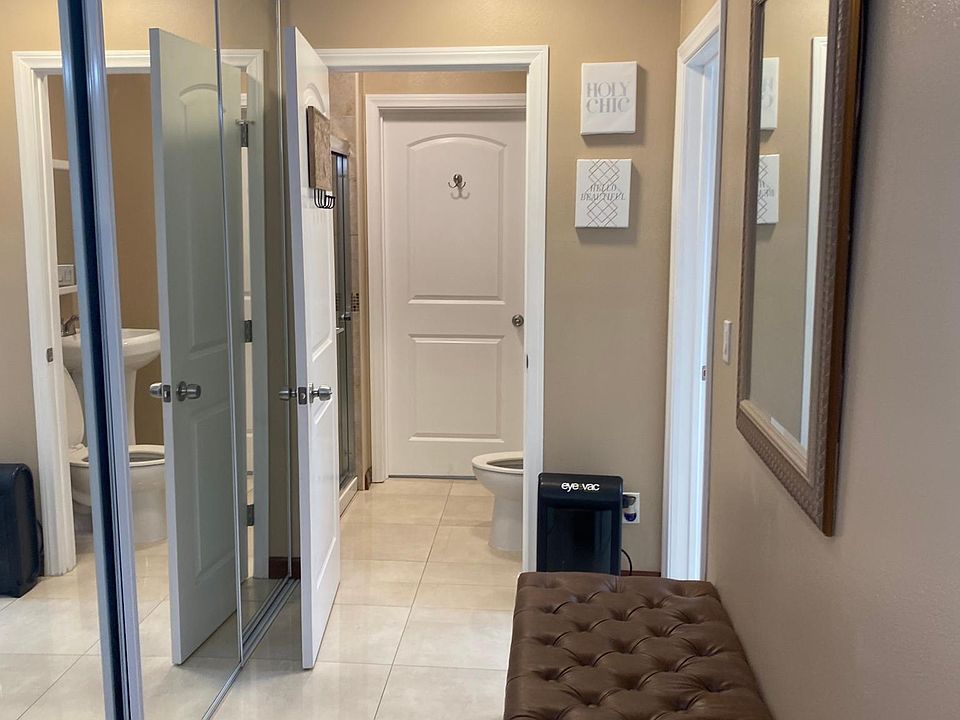 1st image of 808 Calle Carrillo #0