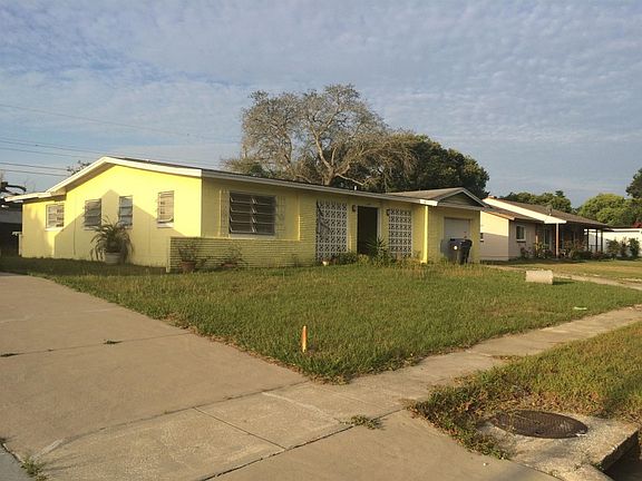 3rd image of 1695 Bahama St