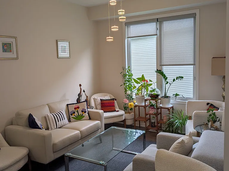 3230 Harvester Cres — Photo 3