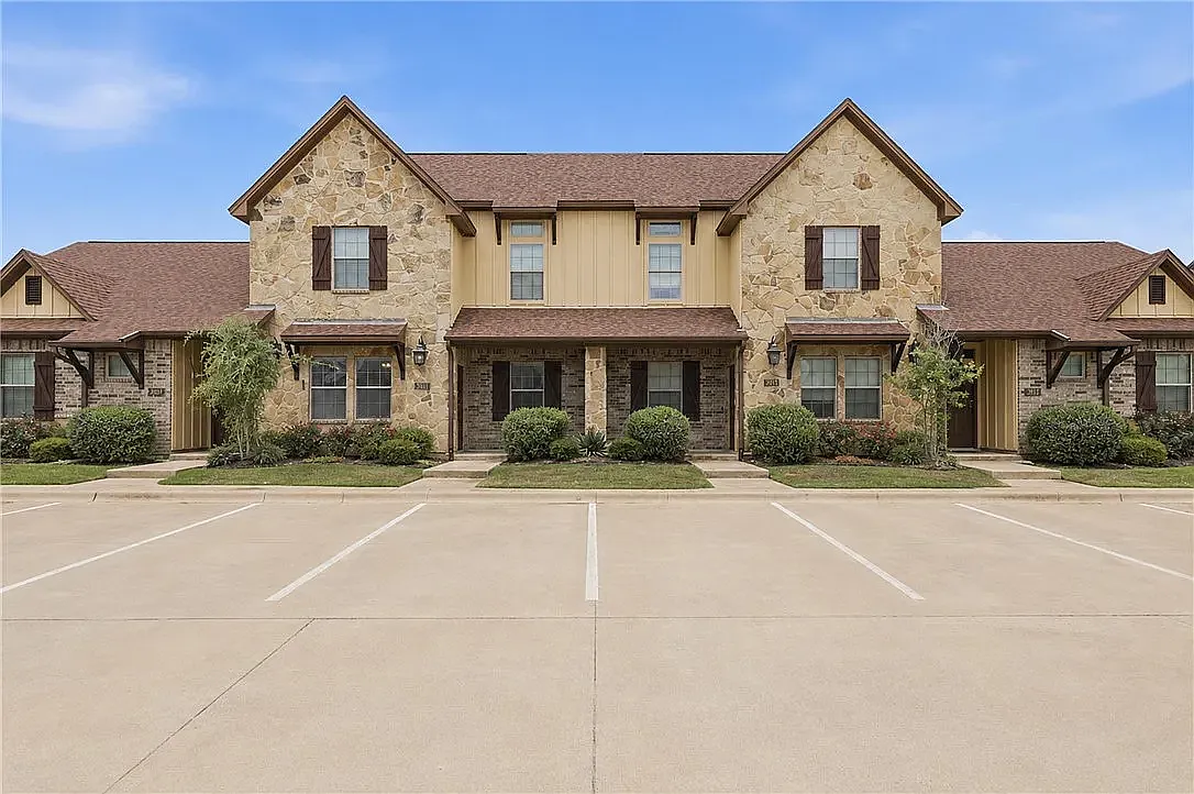 4 bed, 1853 sqft, $720 — Photo 1