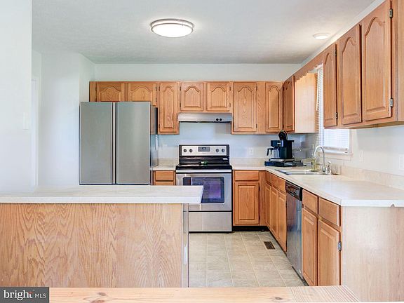 2nd image of 50 Appletree Ln
