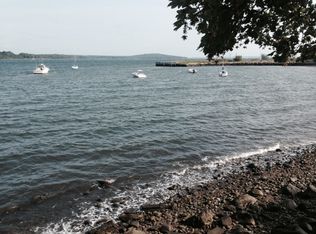 111 Old Pier Rd, Portsmouth, RI 02871