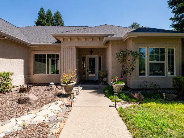 2323 Tradition Way, Redding, CA 96001