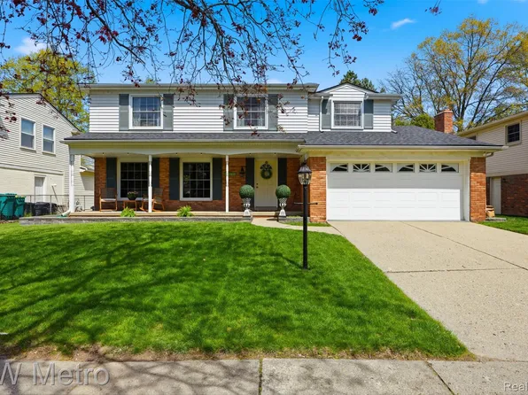 34180 Schulte Dr, Farmington, MI 48335
