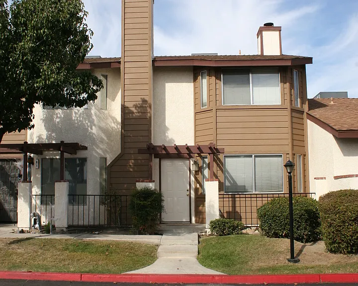 4600 Beechwood St #80 — Photo 2